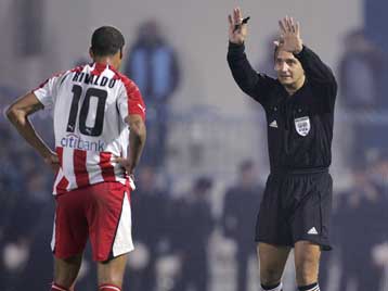 Ο Μπριάκος θα διευθύνει το ντέρμπι ΠΑΟΚ-Ολυμπιακού στην Τούμπα