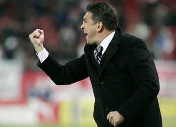 Kαι επίσημα στον πάγκο του ΠΑΟΚ ο Ντουμιτρέσκου