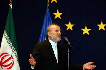 Θετικές αλλά χωρίς συγκεκριμένο αποτέλεσμα οι συνομιλίες στη Μόσχα για τα πυρηνικά