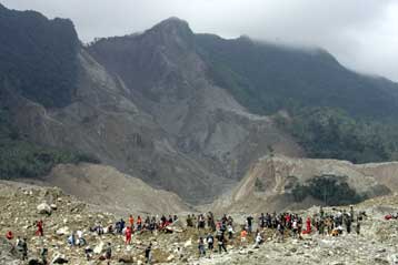 Πώς συνέβη η κατολίσθηση που εξαφάνισε το Γκουϊνσαγκόν στις Φιλιππίνες