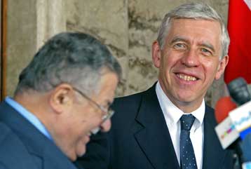 Να παραμερίσουν τις διαφορές τους κάλεσε τις ιρακινές παρατάξεις ο Στρο