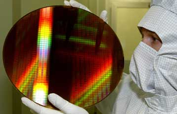 Καλύτερα τσιπ αναδύονται μέσα από δεξαμενές της IBM