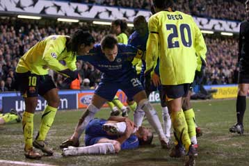 Η Μπαρτσελόνα 2-1 την Τσέλσι στο ματς της μιας αποβολής και των δύο αυτογκόλ