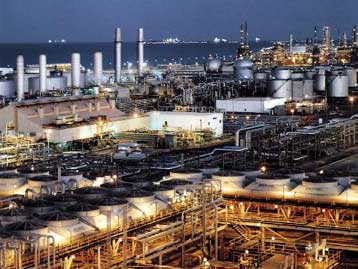 Συντονισμένη επίθεση κατά μεγάλου διυλιστηρίου απέτρεψε η Σαουδική Αραβία