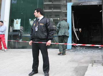 Αυτοσχέδιος μηχανισμός εξερράγη σε τράπεζα γαλλικών συμφερόντων στο Μαρούσι
