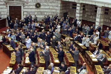 Αναμέτρηση πολιτικών αρχηγών τη Δευτέρα στη Βουλή