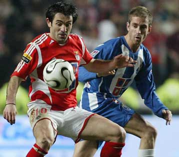 Η Μπενφίκα 1-0 την Πόρτο με τον Καραγκούνη να αποθεώνεται από τον κόσμο