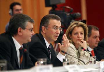 Παράταση 15 ημερών για την κατάθεση προτάσεων των κοινωνικών φορέων επί των ΜΜΕ