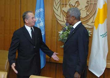 Ανασκόπηση του Κυπριακού στη συνάντηση Παπαδόπουλου – Ανάν στο Παρίσι