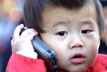 Πάνω από 800 εκατομμύρια κινητά πωλήθηκαν παγκοσμίως το 2005