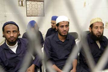 Μεταφορά του 1/3 των κρατουμένων από το Γκουαντάναμο στις χώρες τους προωθούν οι ΗΠΑ