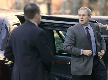 Πρώτη επίσκεψη Μπους στο Αφγανιστάν μετά τον πόλεμο του 2001