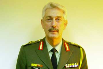 «Σιδηρά πειθαρχία» ζητά στο στράτευμα ο Β.Μεϊμαράκης – Αβέβαιη η εξάμηνη θητεία