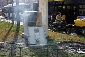 Επίθεση αγνώστων με βόμβες μολότοφ στα γραφεία της ΓΣΕΕ