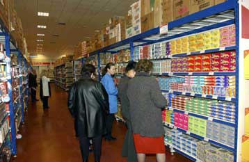 Κόντρα ΠΑΣΟΚ, ΓΣΕΕ και υπουργείου Ανάπτυξης για την ακρίβεια στην αγορά