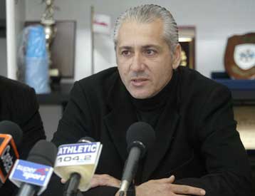 Αντιμετωπίζουμε την καλύτερη ελληνική ομάδα, εκτιμά ο Μύρων Σηφάκης