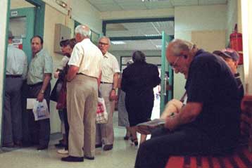 Αύξηση ελλειμμάτων στα ασφαλιστικά ταμεία πυροδοτεί ανησυχίες για τις συντάξεις