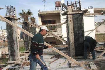 «Αλμα» στην οικοδομική δραστηριότητα το 2005 λόγω ΦΠΑ