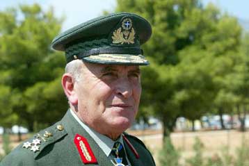 Συγκινησιακό κλίμα και σχόλια περί πειθαρχίας κατά την παράδοση-παραλαβή του Α/ΓΕΣ