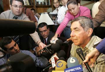 Πρόεδρος της Κόστα Ρίκα και με τη «σφραγίδα» της ανακαταμέτρησης ψήφων ο Όσκαρ Αρίας