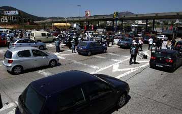 Κορυφώθηκε η έξοδος των κατοίκων των αστικών κέντρων για το τριήμερο της Αποκριάς