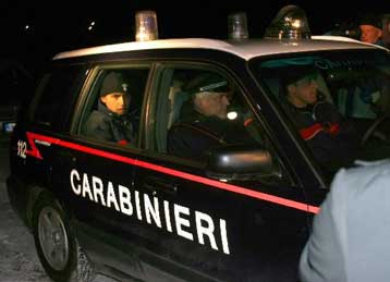 Δεκαοκτώ συλλήψεις υπόπτων για σχέσεις με τη μαφία στην Ιταλία