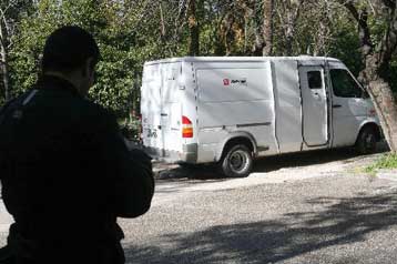 Πρωτοφανής ληστεία σε χρηματοποστολή τράπεζας στο Κολωνάκι