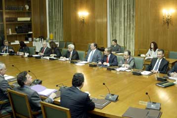 Αντιλαϊκή η πολιτική της ΝΔ, τονίζει η Αριστερά