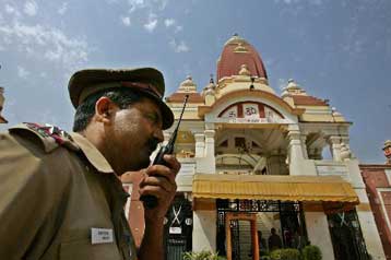 Νεκρός από αστυνομικά πυρά ύποπτος για την τριπλή βομβιστική επίθεση στην Ινδία