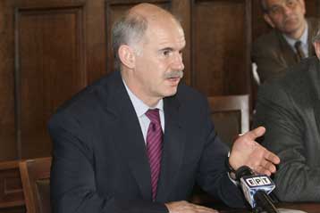 Βελτίωση της πορείας του ΠΑΣΟΚ την επόμενη διετία προβλέπει ένας στους δύο