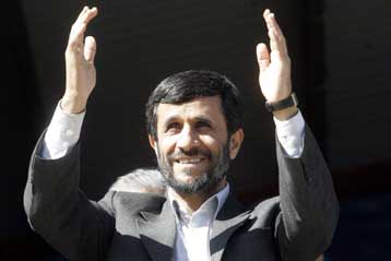 Με συνέπειες απειλεί τη Δύση ο Αχμαντινετζάντ, εάν επιμείνει στο θέμα των πυρηνικών