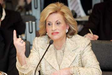 Αισιοδοξία Πετραλιά για την πορεία του τουρισμού