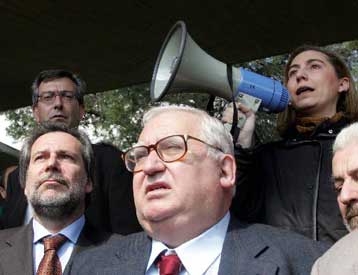 «Επεισοδιακή» επίσκεψη Ξενογιαννακοπούλου στις εγκαταστάσεις της ΕΑΒ