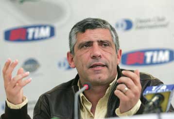 Την πλήρη ευθύνη για τις ήττες αναλαμβάνει ο Σάντος-«Αυτό συμβαίνει σε ομάδες κορυφής»