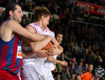 Αδύναμος αμυντικά ο Ολυμπιακός, ηττήθηκε 76-72 στην Βαρκελώνη