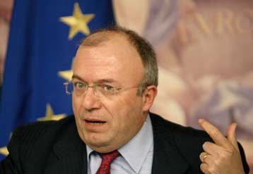 Παραιτήθηκε ο Ιταλός υπουργός Υγείας με κατηγορίες για ανάμειξη σε σκάνδαλο υποκλοπών