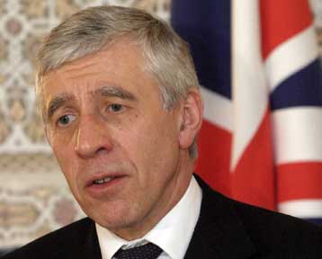 Σχεδόν αναπόφευκτη η ανεξαρτησία του Κοσόβου, δηλώνει ο Βρετανός ΥΠΕΞ Τζακ Στρο