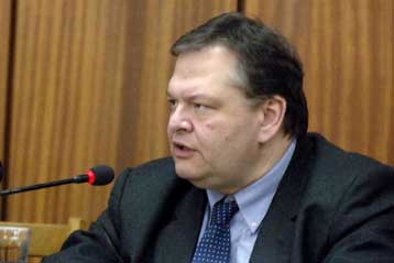 Να αποδείξει το ΠΑΣΟΚ ότι είναι έτοιμο, ζητά ο Ευάγγελος Βενιζέλος