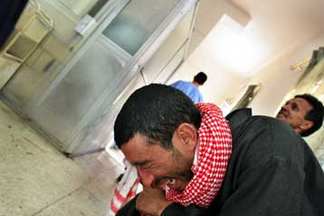 Δεκαέξι νεκροί και 21 σοροί εκτελεσμένων σε μία ακόμη «μαύρη» ημέρα για το Ιράκ