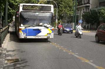 Απεργιακό «λουκέτο» σε όλη τη χώρα – «Χειρόφρενο» στα μέσα μεταφοράς