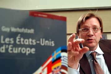 Τις «Ηνωμένες Πολιτείες της Ευρώπης» προωθεί με περιοδεία του ο Βέλγος πρωθυπουργός