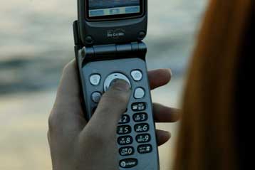 Υπέρογκες στην Ελλάδα οι χρεώσεις της κινητής τηλεφωνίας, επισημαίνει η Κομισιόν