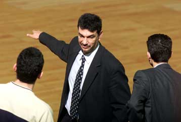 Ο Πετρόπουλος επιστρέφει στο Περιστέρι μετά 15 χρόνια και αμισθί!
