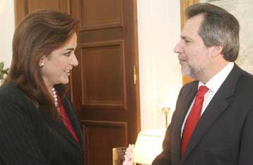 Προϋπόθεση η καλή συνεργασία για τη συναίνεση του ΠΑΣΟΚ στα μεγάλα εθνικά θέματα