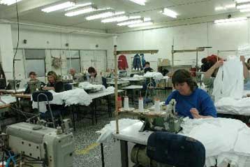 «Φρένο» στην αυθαίρετη μετεγκατάσταση επιχειρήσεων από το Ευρωπαϊκό Κοινοβούλιο