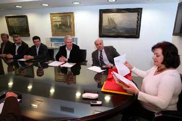 Με άδεια χέρια έφυγαν οι δάσκαλοι από τη συνάντηση με τη Μ.Γιαννάκου