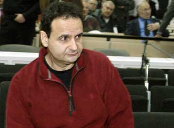 Την εξαίρεση του αναπληρωτή προέδρου στη δευτεροβάθμια δίκη της 17Ν ζητά ο Τζωρτζάτος