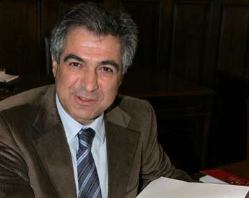 Παράνομη παροχή στοιχείων από εταιρείες κινητής τηλεφωνίας καταγγέλλει το ΠΑΣΟΚ