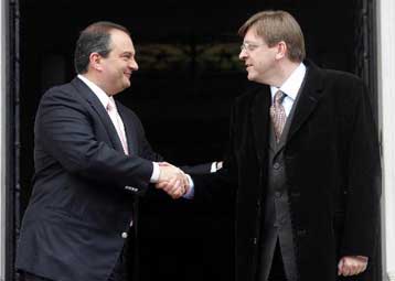 Ευρωπαϊκή πολιτική ενοποίηση και Κυπριακό στη συνάντηση Καραμανλή – Φέρχοφστατ