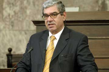 Δεν τίθεται θέμα λειτουργίας των καταστημάτων τις Κυριακές, δηλώνει η ΕΣΕΕ